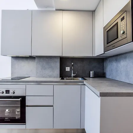 Apartamentos Reformados Con Garajes Incluido San Sebastian de los Reyes Exterior photo